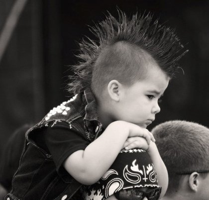 ��ұ����̷��������� С�к����»�ͷ�ʱ����Ķ̷�����