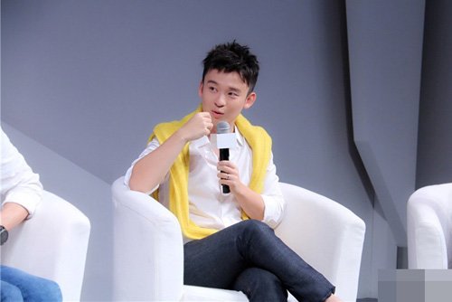 ������������̷������� �崿˧��У԰����ͷ��