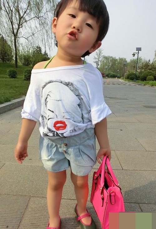 1��СŮ�������ķ���ͼƬ Ư��ʱ�е�Ůͯ�̷�����