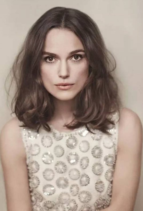 ������Ů���г������������� Լ����ѿ���ͷ������ͼƬ