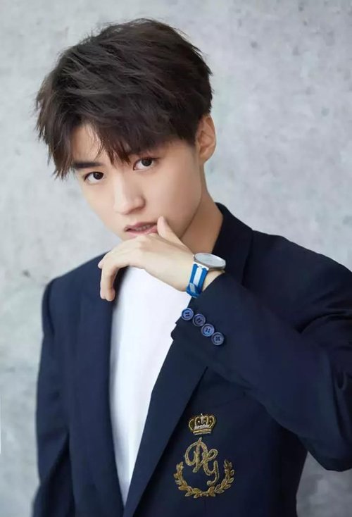 ���������޼�˧���ͷ������ ��ʿ�ʺϵ����߲��̷�ͼƬ