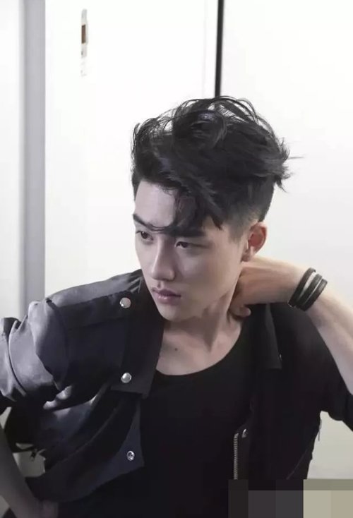 �������߷�б������ս���� ���첻һ��˧����Ķ�ͷ��