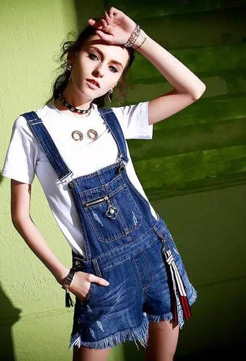 ѧ������ͷ����ô���ÿ� У԰����崿��������ʾ��