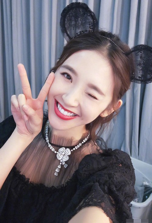 ѧ������ͷ����ô���ÿ� У԰����崿��������ʾ��