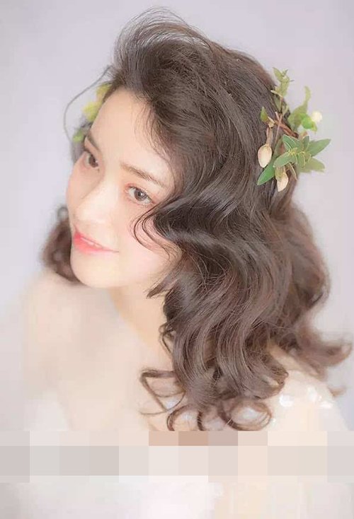 Ů�����ò��˾����������� ʢ�ĳ����е�ͷ����ɫʾ��