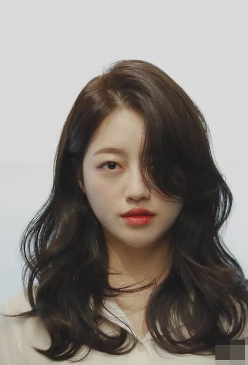 Ů����������ڸ���Բȱ�� ������ѹ������ʮ�㳤����