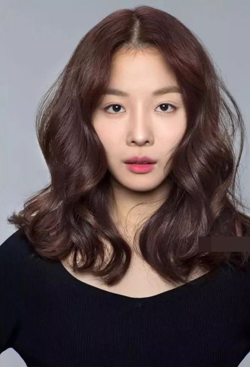 Ů��������ͷ��ڹ�Ͷ��ض� ����ͷ����ɫ�����Դ�