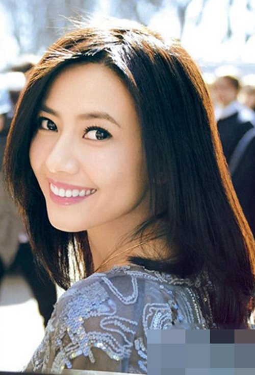 ������Ů�����ڿ۷��ÿ��� Ů�����ɱ��¾�ͷ����Ư��