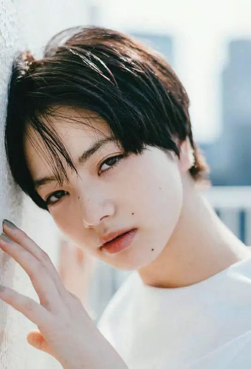 ����Ů���޼������̷����� �ٴ����۸���ʱ�ж̷����