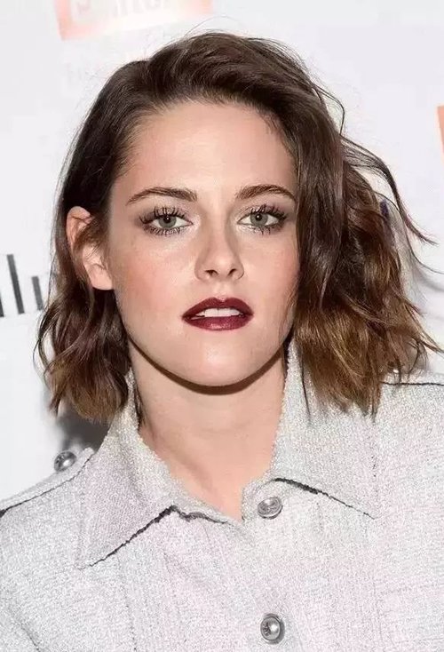 �����ڶ�ͷ����δ����ÿ� ���˼�Ů�����Ķ�ͷ������