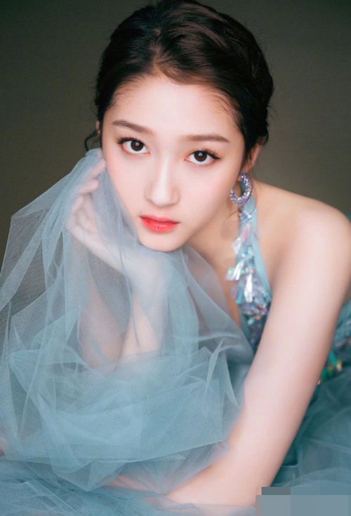 ��խŮ����˫��������ͼƬ ���ô��ȵ�Ů������ӷ���