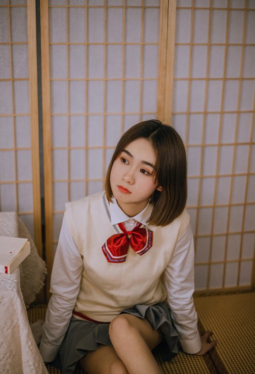 ����ѧ�����еķ�������Щ У԰Ůѧ�����崿�̷�ͼ��