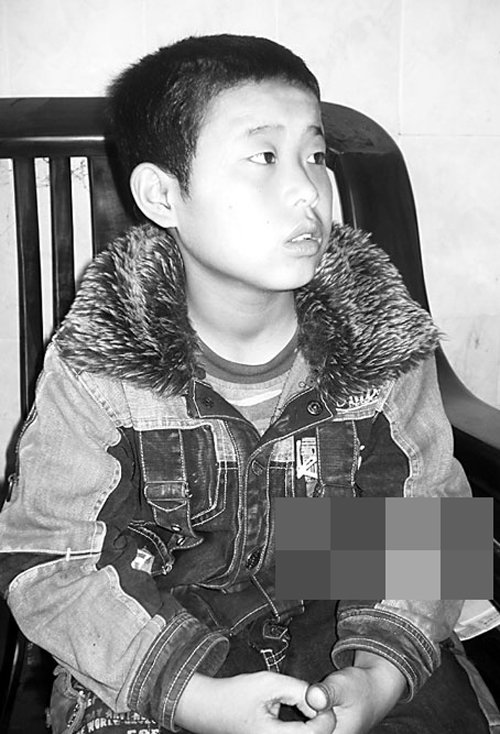 13��������˧��Ķ̷����� С�����ʺ����ʱ�ж�ͷ��