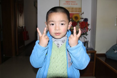 ����С�к���̷�����ͼƬ ��Ƥ�ֿɰ����к��̷����