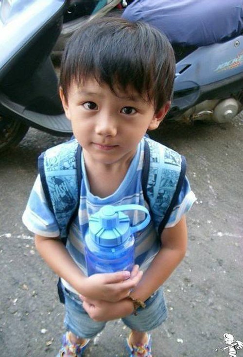 ����С�к���̷�����ͼƬ ��Ƥ�ֿɰ����к��̷����