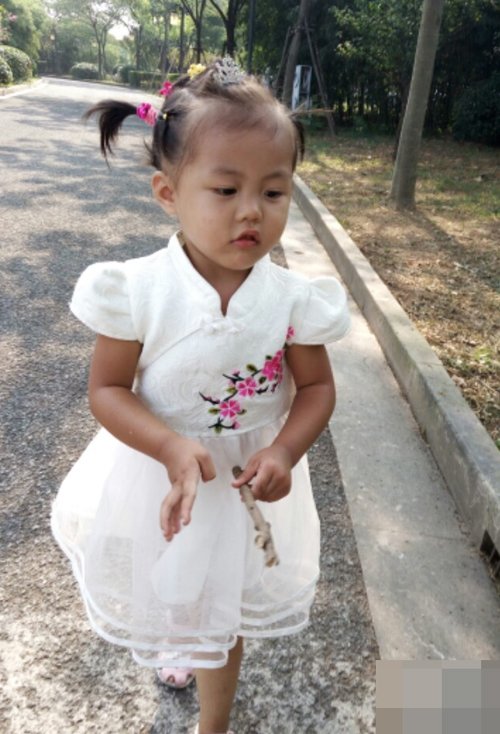 Ů�������ӷ�������ͼ�� С������˧�ɰ��̷�����