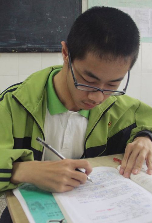 ��ѧ������˧��̷����� �������߽�У԰�̷�����