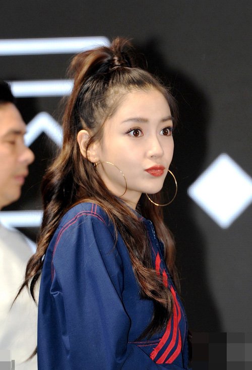 Ů������ϵ��β�辡�Կɰ� �ഺʱ����β������������