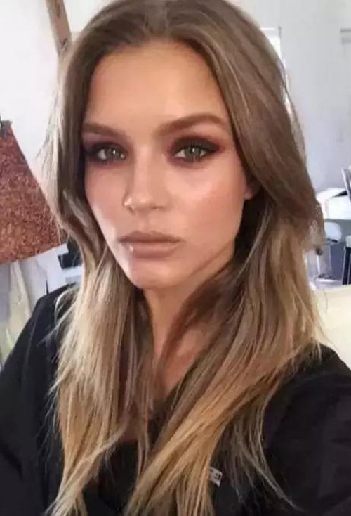 ��Ƥ���ʺ�Ⱦʲô��ɫͷ�� Ů��Ⱦ����ʱ�еķ�ɫ