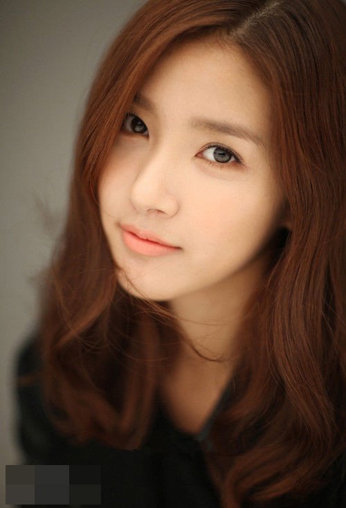 ����Ů����������ͷ������ ���м������ֵľ��̷����