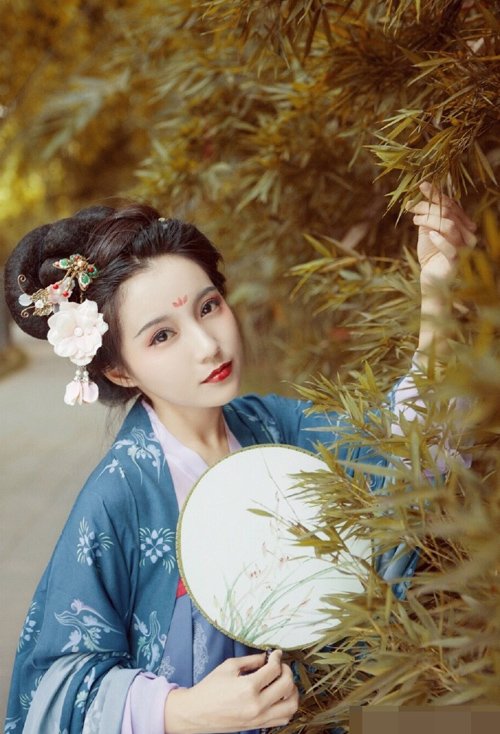 �Ƴ�ŷ糤���������ʹ�ȫ �������Ů������ͷ��ʾ��