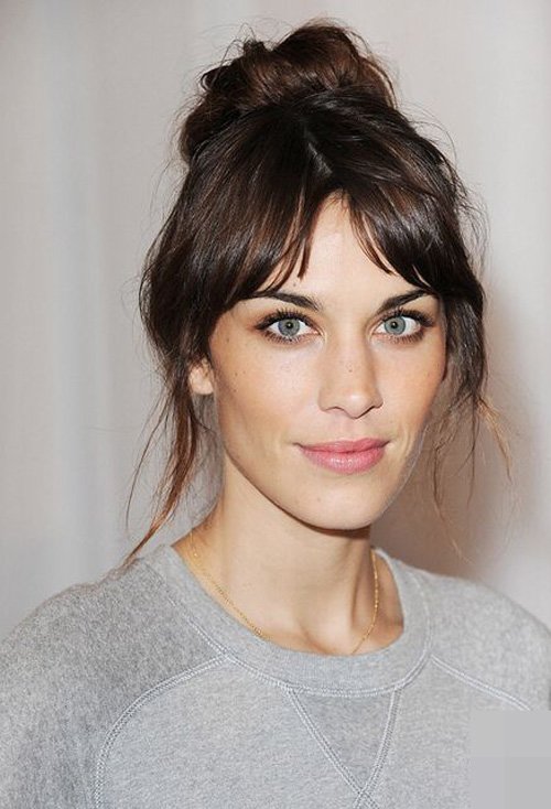 ���������ŵ�����ͷ����ϵ �ֵ���ס������Ů������ͼ