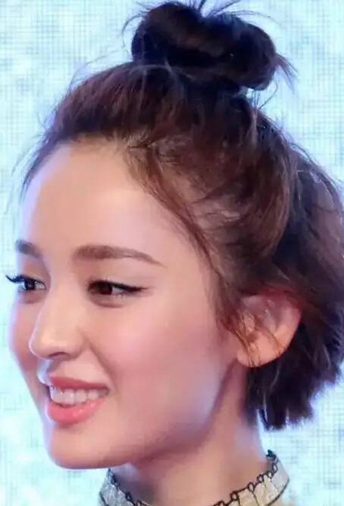 ����Ů���̷���ô������С ������ͷ���������Լ�