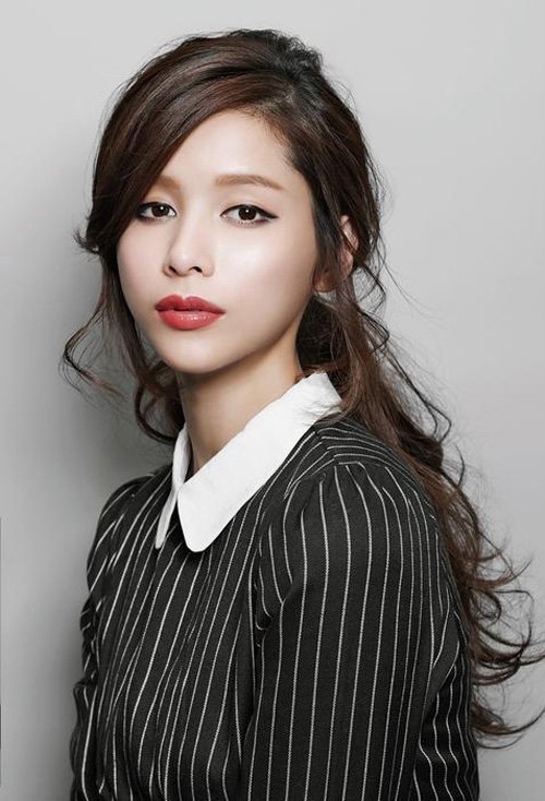 Ů�����߷�������Ϯ�������� ����Ů���ʺ������Է�ͷ��