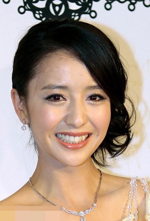 Ů�����߷�������Ϯ�������� ����Ů���ʺ������Է�ͷ��