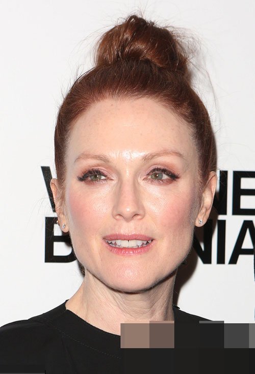 ��խŮ��������������ͷ���� �ϰ���Ů����������ͷ����