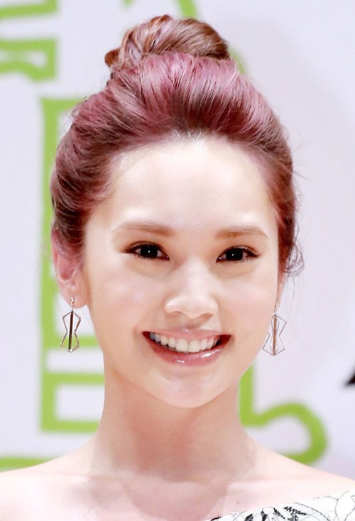 ��խŮ��������������ͷ���� �ϰ���Ů����������ͷ����