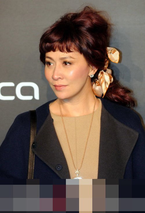 ����Ů�������ͷ��ʱ������ ���ڶ�Ů����Ԧ�Ľ��Ƿ�ɫ