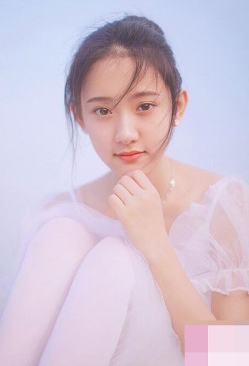 ��ѧŮ�������ֺÿ�ͷ�� �ٴ�����У԰��������