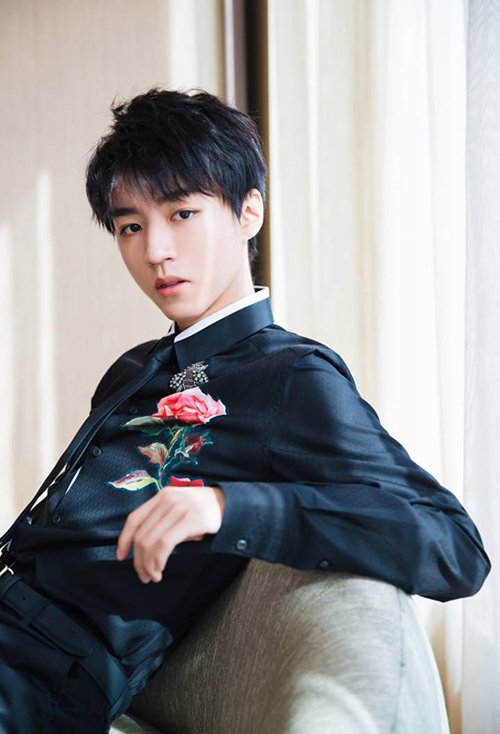 �����ഺ��ɫ��ͬ�����о� ������˧ק�����̷�����