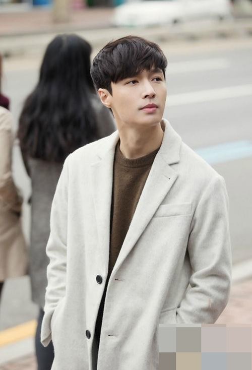 �����˼�����ս������ �������ͷ��׬������