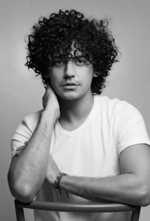 �����̱�ըͷΪ���ͣ�� �ٱ�˧��ʱ�ж̷��ķ���