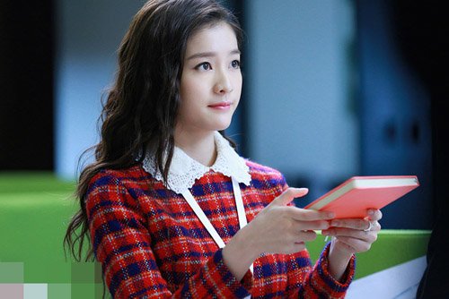 Ů����δ������������ÿ� ����У԰���ľ�ͷ�����