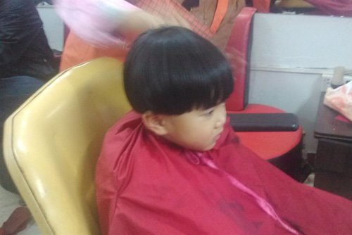 女童蘑菇头短发发型图片 小女孩必剪的短头发盘点