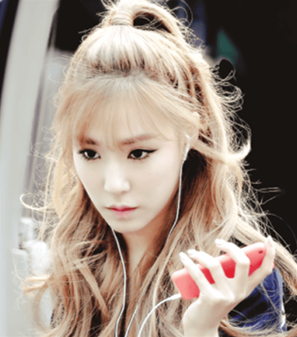 女生长发扎可爱苹果头发型 玩转时代的多种扎发大全