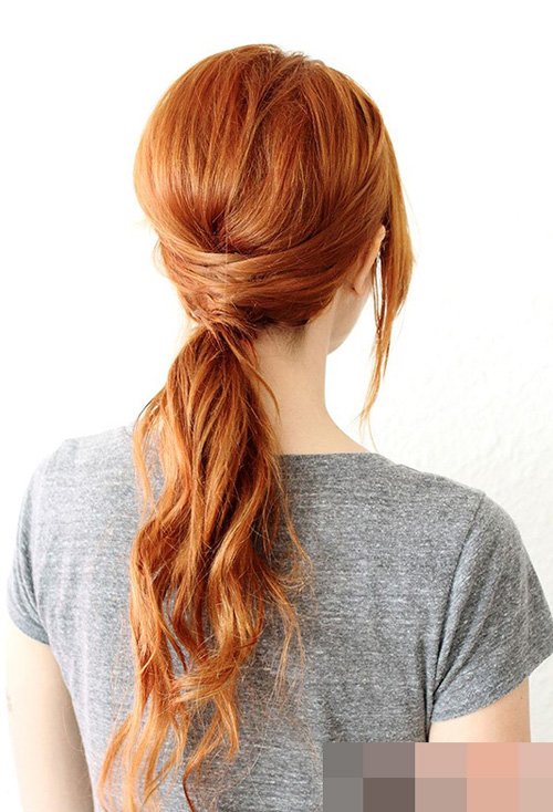 女生碎发太多怎么扎马尾 看看长发女生如何扎马尾