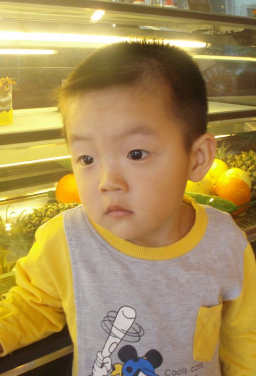 2岁小男孩最帅气的短发发型 男宝宝剃帅气短发造型