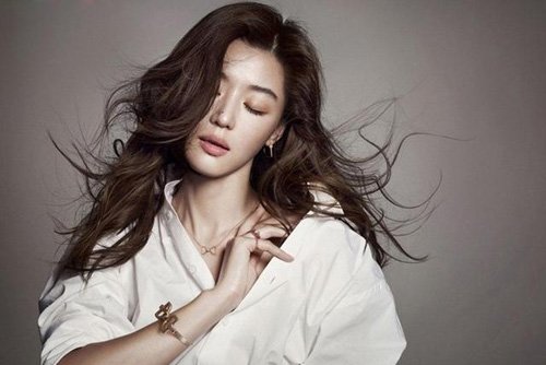 长脸女生留什么发型好看 精选中长卷烫头发造型