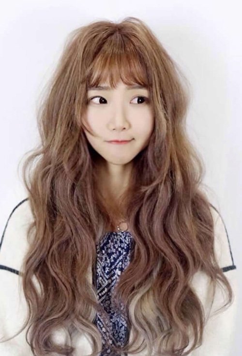 2020年长发卷发适合的颜色 彰显美女风采的卷发