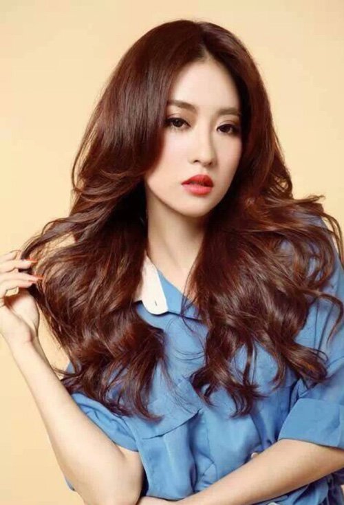 2020年长发卷发适合的颜色 彰显美女风采的卷发