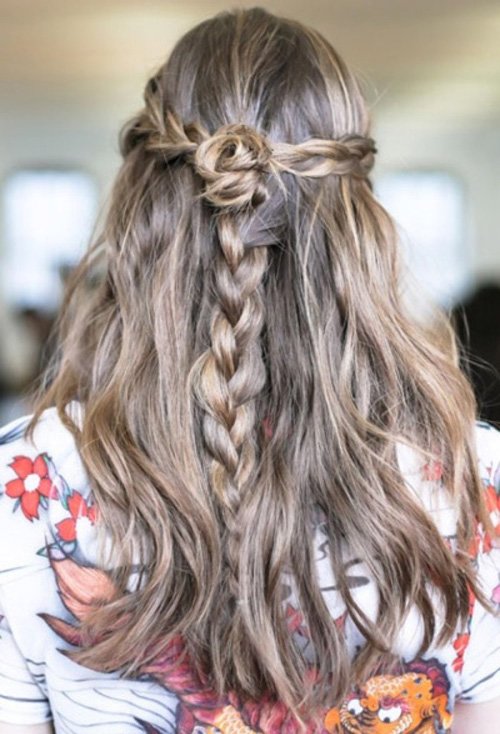 2020年长发卷发适合的颜色 彰显美女风采的卷发