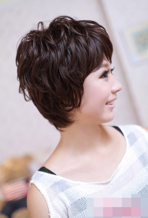 老人时尚短发发型图片 提升女人优雅一面的短发