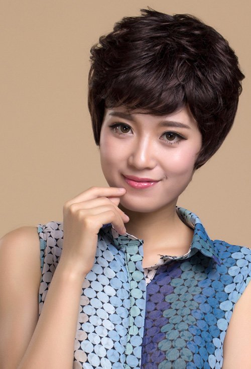 老人时尚短发发型图片 提升女人优雅一面的短发