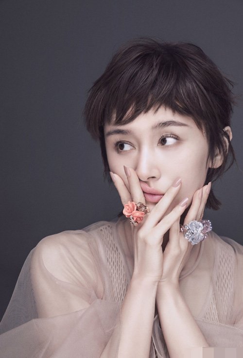 可爱妹妹头明星们都爱剪它 萌短头发正当爆红的发型