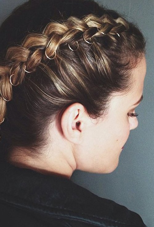 女生高大上朋克蜈蚣辫发型 易学好编的女生辫子造型