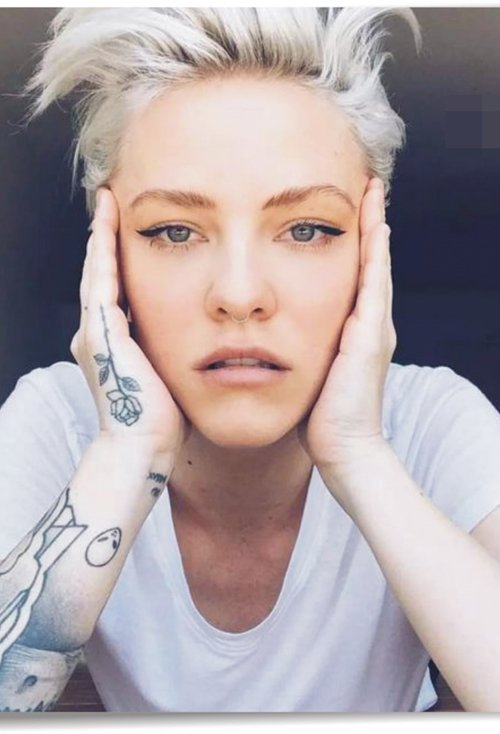 ����Ůʿ���ж�ͷ������ ���쳱Ů��ɵĶ̷�ͼ��